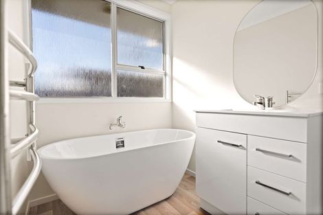 Photo of property in 12a Rimu Street, Edgecumbe, 3120