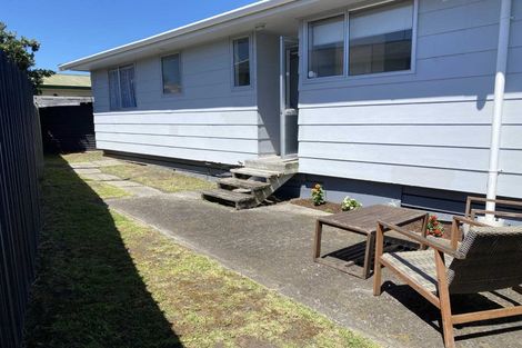 Photo of property in 12 Karyn Street, Castlecliff, Whanganui, 4501