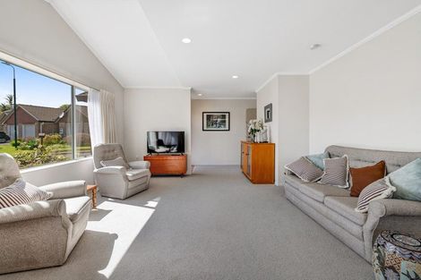 Photo of property in 6 The Boulevard, Red Beach, 0932