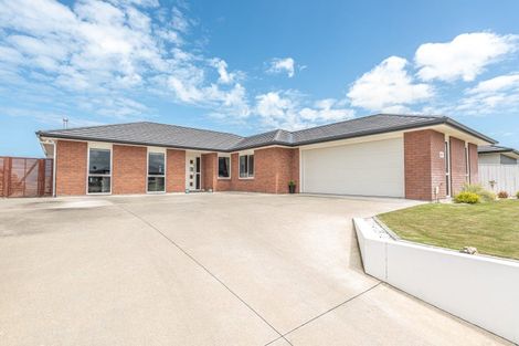 Photo of property in 35 Magnolia Crescent, Tawhero, Whanganui, 4501