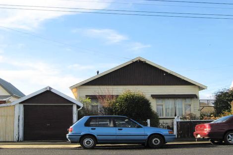 Photo of property in 25 East Avenue, Saint Kilda, Dunedin, 9012