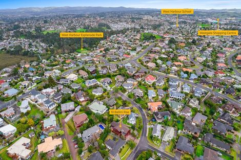 Photo of property in 10 Ballini Rise, West Harbour, Auckland, 0618