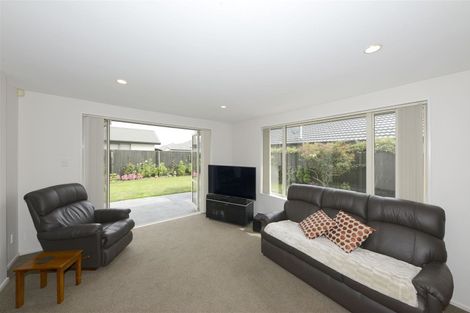 Photo of property in 6 Cassinia Gardens, Aidanfield, Christchurch, 8025