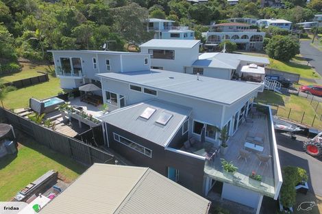 Photo of property in 69 De Luen Avenue, Tindalls Beach, Whangaparaoa, 0930