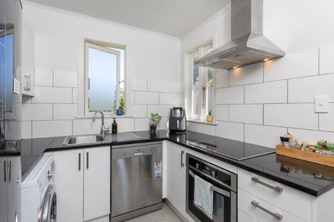 Photo of property in 126 Archibald Road, Kelston, Auckland, 0602