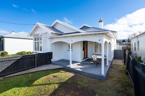Photo of property in 52 Melbourne Street, South Dunedin, Dunedin, 9012