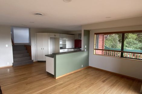 Photo of property in 1/8 Dee Place, Torbay, Auckland, 0630