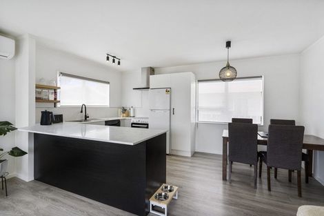 Photo of property in 2/2 Hatherley Place, Clendon Park, Auckland, 2103