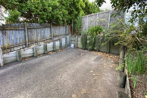 Photo of property in 1b Montana Avenue, Murrays Bay, Auckland, 0630