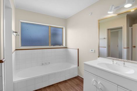 Photo of property in 3 Kirkcaldie Grove, Levin, 5510