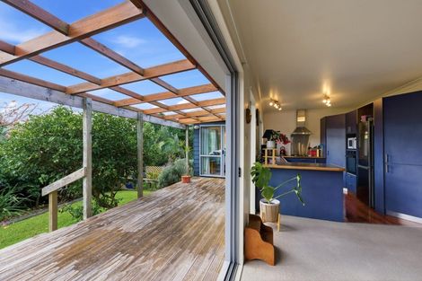 Photo of property in 19 Cabeleigh Drive, Helensville, 0800