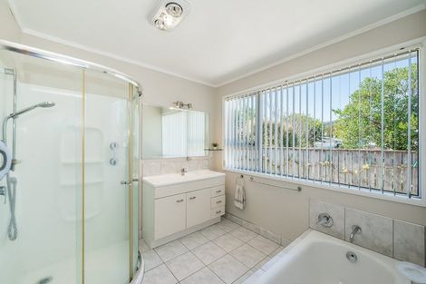 Photo of property in 4 Elder Grove, Paraparaumu, 5032