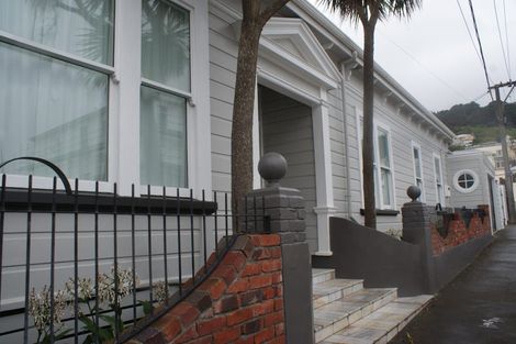 Photo of property in 1 Caroline Street, Mount Victoria, Wellington, 6011