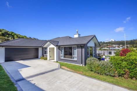 Photo of property in 17 Resolution Drive, Whitby, Porirua, 5024