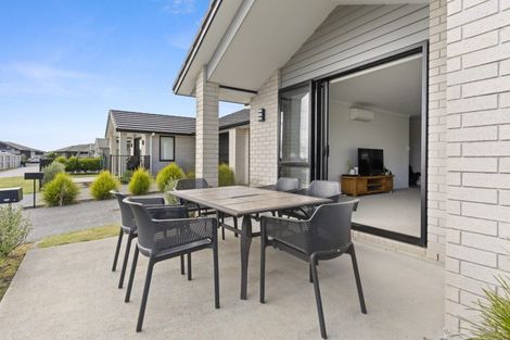 Photo of property in 69 Hills View Drive, Papamoa, 3118