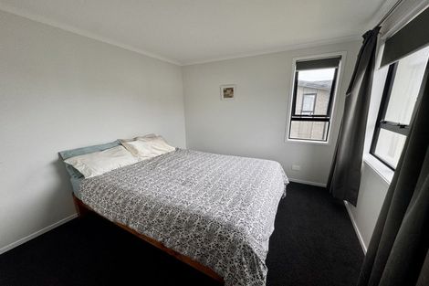 Photo of property in 17 Discovery Place, Marfell, New Plymouth, 4310