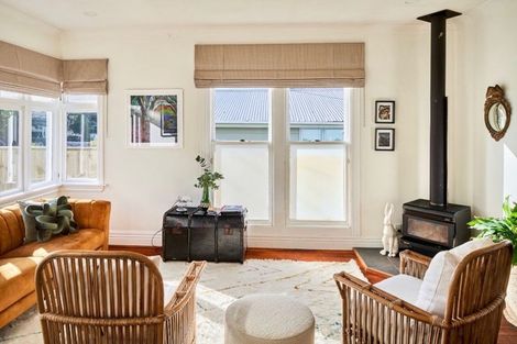 Photo of property in 45 Pukatea Street, Eastbourne, Lower Hutt, 5013