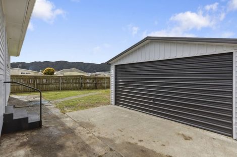 Photo of property in 242 Wellington Road, Wainuiomata, Lower Hutt, 5014