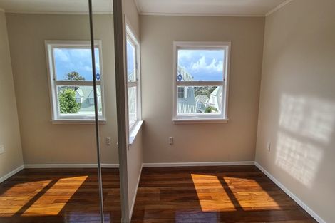 Photo of property in 2/100 Manuka Road, Bayview, Auckland, 0629