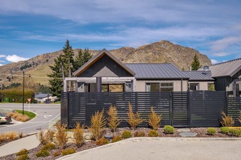 Photo of property in 2 Stamper Lane, Arthurs Point, Queenstown, 9371