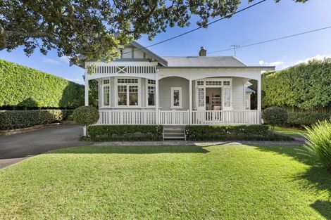 Photo of property in 42 Norwood Road, Bayswater, Auckland, 0622