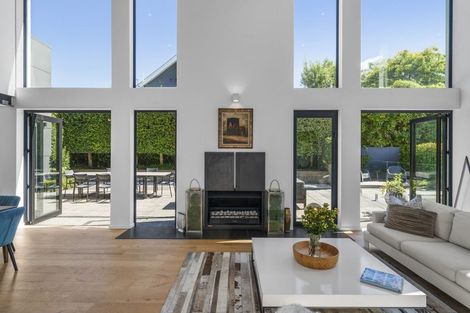 Photo of property in 100 Glandovey Road, Fendalton, Christchurch, 8052