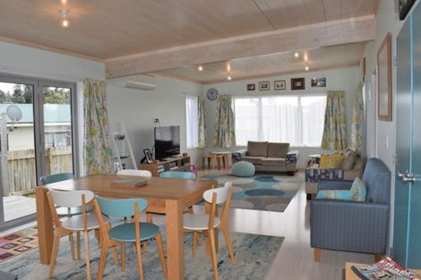 Photo of property in 17 Karaka Street, Otaki Beach, Otaki, 5512