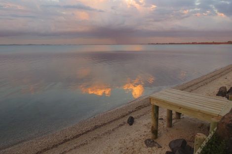 Photo of property in 4 Crispe Road, Clarks Beach, 2122