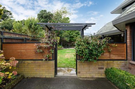 Photo of property in 15 Phoenix Avenue, Hokowhitu, Palmerston North, 4410