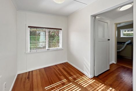 Photo of property in 5 Upjohn Street, Brooklands, New Plymouth, 4310