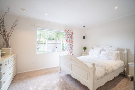 Photo of property in 42 Suzanne Grove, Kelvin Grove, Palmerston North, 4414