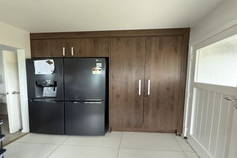 Photo of property in 20 Alma Street, Te Atatu South, Auckland, 0610