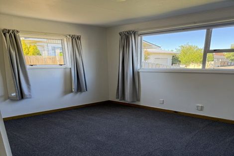 Photo of property in 3 Tiraumea Street, Palmerston North, 4410