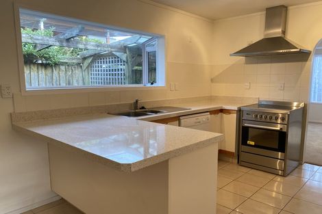 Photo of property in 3 Delisle Place, Windsor Park, Auckland, 0632