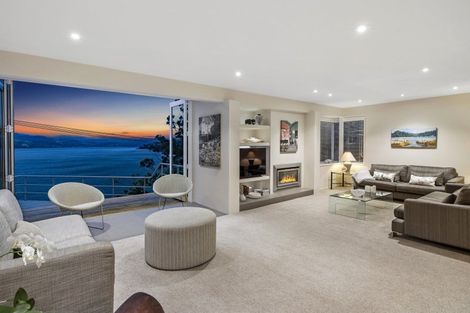 Photo of property in 34 Marine Parade, Macandrew Bay, Dunedin, 9014