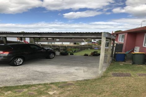 Photo of property in 33 Addison Drive, Glendene, Auckland, 0602