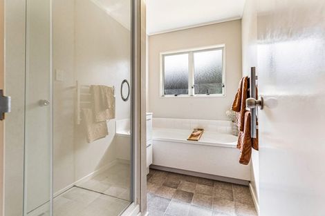 Photo of property in 3 Meynell Court, Glen Eden, Auckland, 0602