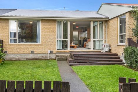 Photo of property in 2/43 Whitmore Street, Edgeware, Christchurch, 8013