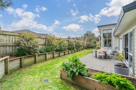 Photo of property in 31 Te Puia Drive, Aotea, Porirua, 5024