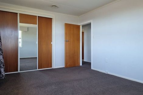 Photo of property in 124 Pioneer Road, Moturoa, New Plymouth, 4310