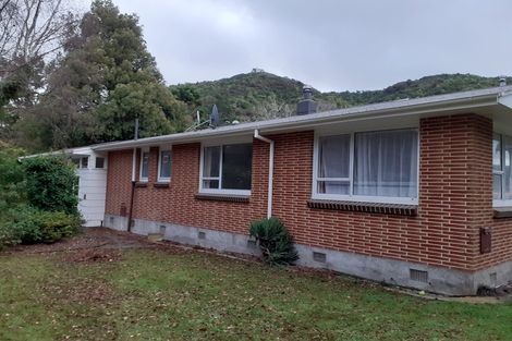 Photo of property in 52 Maymorn Road, Te Marua, Upper Hutt, 5018
