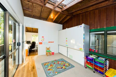 Photo of property in 166 Opanuku Road, Henderson Valley, Auckland, 0612