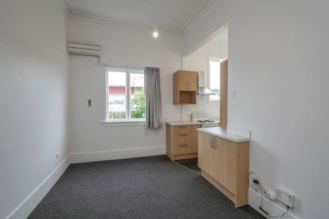 Photo of property in 114 Macandrew Road, South Dunedin, Dunedin, 9012