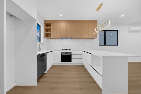 Photo of property in 22 Whare Kauri Road, Papakura, 2110