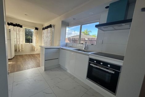 Photo of property in 1/25 Glenlea Place, Flat Bush, Auckland, 2019