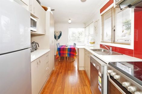 Photo of property in 24 Rhonda Avenue, Deanwell, Hamilton, 3206