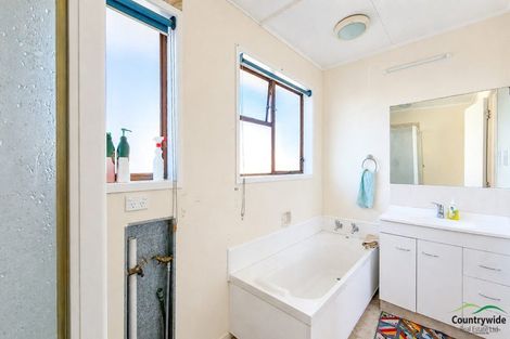 Photo of property in 60 Aotea Crescent, Tokoroa, 3420