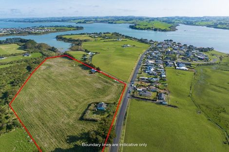 Photo of property in 41 Wharf Road, Clarks Beach, Pukekohe, 2679