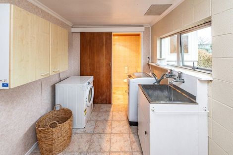 Photo of property in 35 Weraroa Road, Waverley, 4510