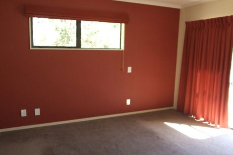 Photo of property in 64 Ruapehu Drive, Fitzherbert, Palmerston North, 4410